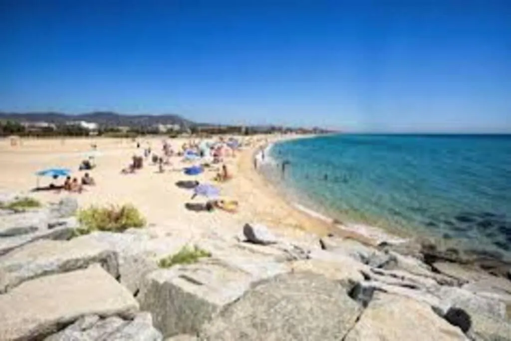 Apartamento A 5' De La Playa Premia De Mar Spain